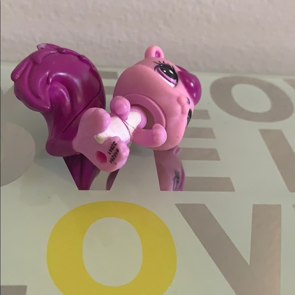 LPS squirrel 🥴 - Picture 2 of 5